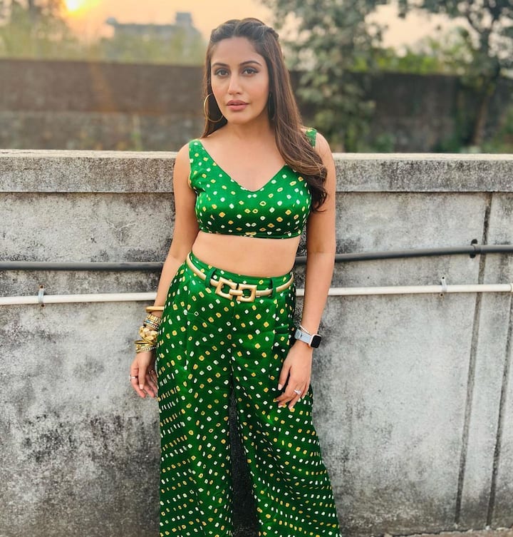 सुरभी सोशल मीडियाच्या माध्यमातूनही तिच्या चाहत्यांशी कनेक्ट राहण्याचा खूप प्रयत्न करते. (फोटो सौजन्य :officialsurbhic/इंस्टाग्राम)