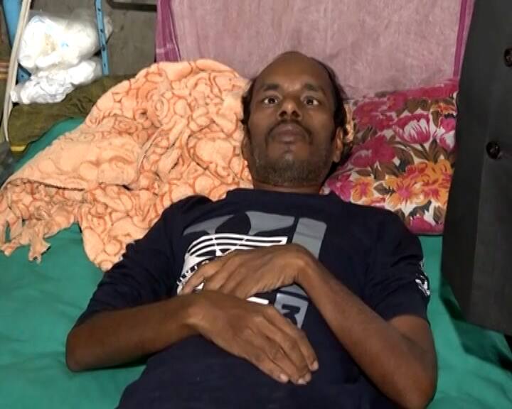 Kolkata Dengue survivor gets paralysed after getting Post dengue Acute disseminated encephalomyelitis and Guillain–Barré syndrome Dengue Survivor: পক্ষাঘাতগ্রস্ত গোটা শরীর, ডেঙ্গি থেকে সেরে উঠে বিরল রোগের শিকার হলেন এক ব্যক্তি
