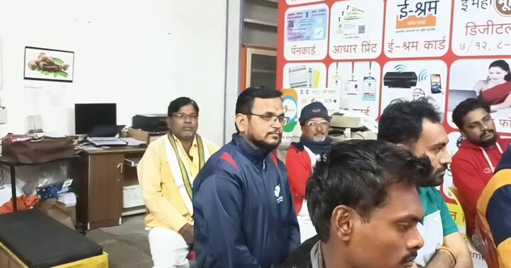 ग्रामपंचायत निवडणुकीच्या सरपंच आणि सदस्य पदाच्या उमेदवारी अर्ज भरण्याठी उद्यापर्यंत वेळ आहे.