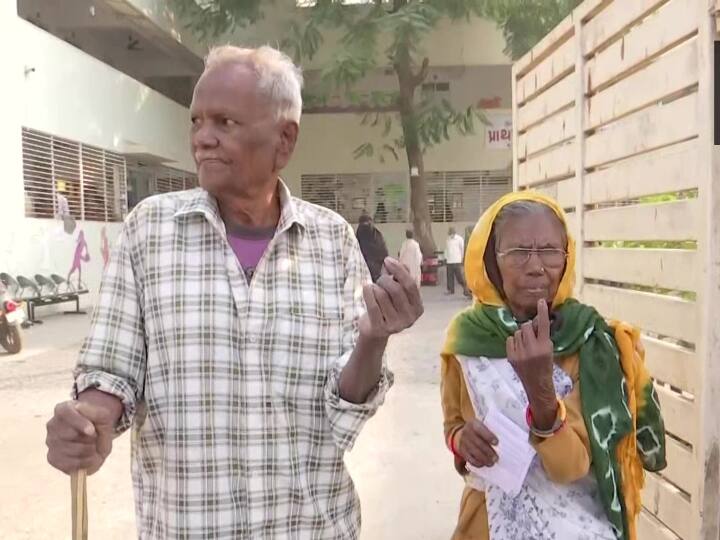 gujarat assembly election first phase polling percentage 4.62% as of 9am Gujarat Election: சூடுபிடிக்கும் குஜராத் தேர்தல்...! தற்போதைய வாக்குப்பதிவு சதவீத நிலவரம் என்ன..?