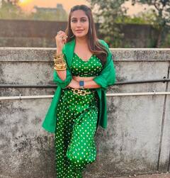 PHOTO: सुरभी चंदनाचा क्लासी अंदाज; ब्लॅक ड्रेसमध्ये दिसतेय खास!