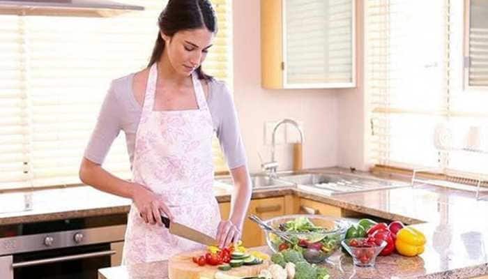 Do not make these 5 mistakes while cooking, the nutrients of the food may be lost Health tips: રસોઈ બનાવતી વખતે ન કરો આ 5 ભૂલો, નષ્ટ થઈ શકે છે ખોરાકના પોષક તત્વો