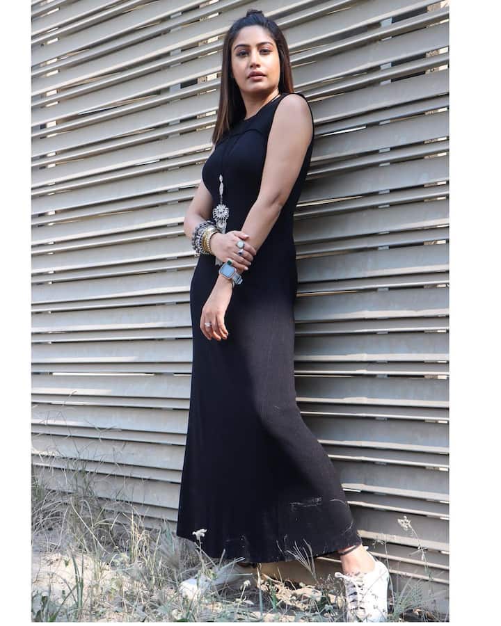 सुरभी 'इश्कबाज'साठी ओळखली  जाते. याशिवाय ती 'कुबूल है', 'संजीवनी' आणि 'नागिन 5' सारख्या अनेक टीव्ही शोमध्ये दिसली आहे. (फोटो सौजन्य :officialsurbhic/इंस्टाग्राम)