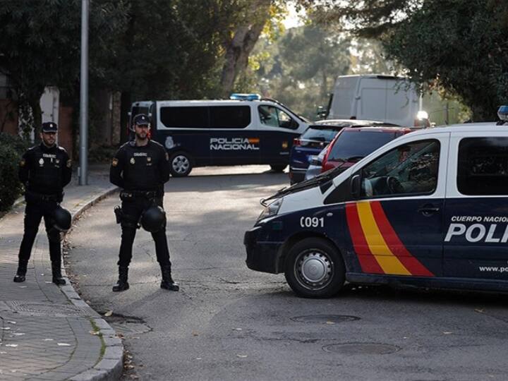 US embassy in Madrid receives letter bombs in Spain following blast in Ukrainian Embassy Ukrainian Embassy: यूएस एंबेसी को भी स्पेन में भेजा गया लेटर बम, बड़े हमले को लेकर अलर्ट पर सुरक्षा एजेंसियां