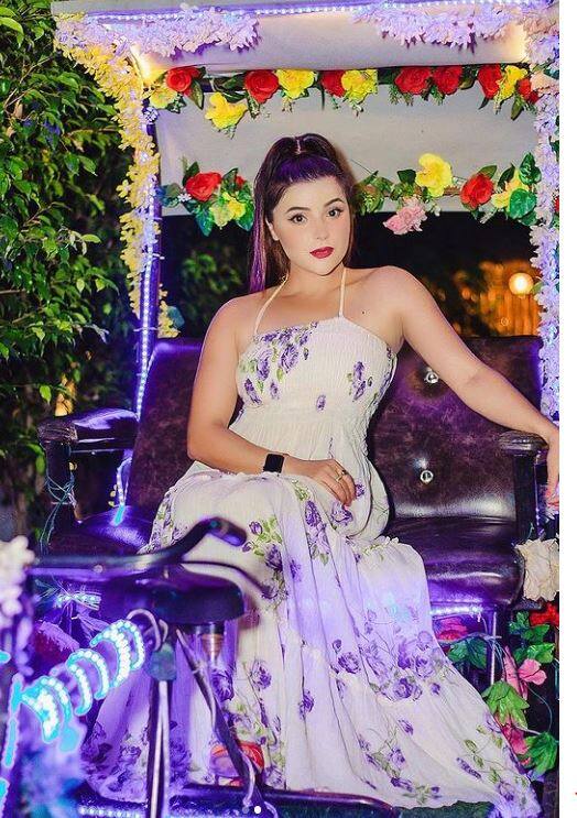 सुषमा अधिकारी (Sushma Adhikari) या भोजपुरी अभिनेत्रीचा इंडस्ट्रीत जलवा आहे.