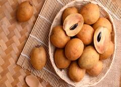 Chikoo Benefits: શિયાળામાં ડાઇટમાં સામેલ કરો આ સસ્તુ ફળ, શરીરને મળશે જબરદસ્ત ફાયદા
