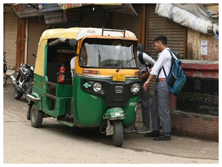 Govt Directs 3 States To Register Only CNG And E-Autos From Jan 1 In NCR Govt Directs 3 States To Register Only CNG And E-Autos From Jan 1 In NCR
