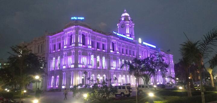 வண்ண விளக்குகளால் காட்சியளிக்கும் சென்னையின் முக்கிய இடங்கள்