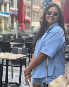 Hariteja: ఆమ్‌స్టర్‌డామ్ వీధుల్లో షికారు చేస్తున్న హరితేజ