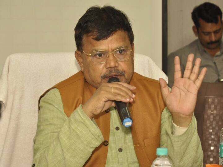 MP News: भ्रष्टाचार के आरोपों के बाद ऊर्जा मंत्री का एक्शन, फीडबैक कंपनी का 19 करोड़ का ठेका निरस्त MP Energy Minister Pradhuman Singh Tomar action on electricity feedback company 19 crore contract canceled ANN MP News: भ्रष्टाचार के आरोपों के बाद ऊर्जा मंत्री का एक्शन, फीडबैक कंपनी का 19 करोड़ का ठेका निरस्त