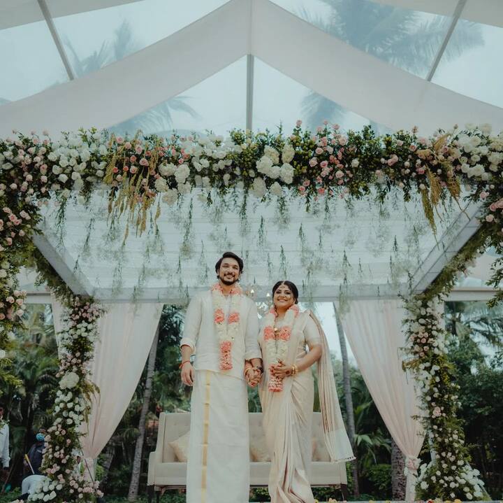 అప్పుడే వీరి మధ్యలో ప్రేమ పుట్టింది.Photo Credit@Manjima mohan/instagram