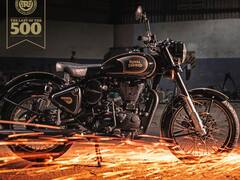 जबरदस्त लूक, पॉवरफुल इंजिन; जाणून घ्या कशी आहे नवीन Royal Enfield Classic 500