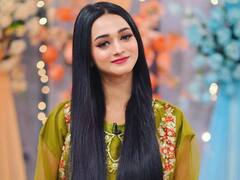 Viral Girl Pics: सलवार सूट ही नहीं, वेस्टर्न ड्रेस में भी ग्लैमरस लगती हैं पाकिस्तान की वायरल गर्ल आयशा