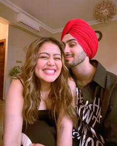 Rohanpreet Singh को बर्थडे किस कर नेहा कक्कड़ ने उन्हें यूं दिया सरप्राइज, कैप्शन में लिखी ये स्पेशल विश