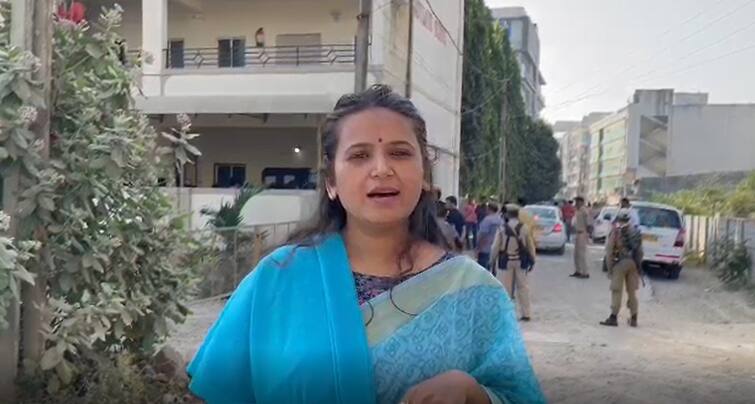 Gujarat Assembly Election 2022: AAP leader Reshma Patel violated code of conduct Gujarat Assembly Election 2022: AAP નેતા રેશ્મા પટેલે કર્યો આચાર સંહિતાનો ભંગ, વીડિયો થયો વાયરલ