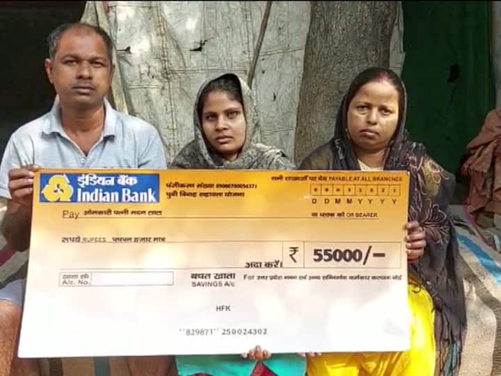 Baghpat Uttar Pradesh Dummy checks given for marriage of daughters under Kanya Vivah Sahayata Yojana ANN Baghpat News: गरीब बेटियों की शादी के लिए दिए गए डमी चेक, कर्ज में डूबे परिवार लगा रहे सरकारी ऑफिस के चक्कर
