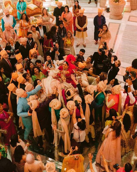 Priyanka Chopra Nick Jonas Anniversary: परियों की कहानी जैसी थी प्रियंका-निक की शादी, यकीन नहीं आता तो देखें खूबसूरत तस्वीरें