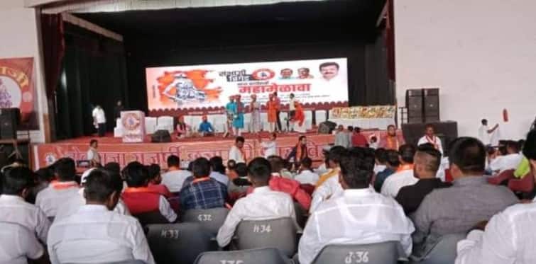 maharashtra news nashik news Controversy sparks in Sambhaji Brigade, Shiv Sena alliance on Savarkar Bhaskar Jadhav : संभाजी ब्रिगेड, शिवसेना युतीत उडाली वादाची ठिणगी, नाशिकमध्ये सावरकरांच्या मुद्द्यावरून मतभेद