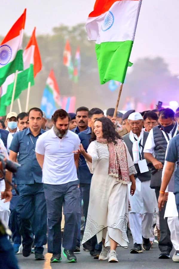 वहीं यात्रा में हिस्सा लेने के बाद एक्ट्रेस ने सोशल मीडिया पर राहुल गांधी की यात्रा की जमकर तारीफ भी की थी.