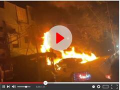 दिल्ली के सदर बाजार में चार गाड़ियों में लगी आग, CNG किट में हुआ ब्लास्ट, देखें लाइव वीडियो