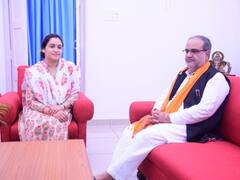 UP By-Election 2022: नवंबर में यूपी की इन 10 तस्वीरों ने पैदा की बड़ी राजनीतिक हलचल, दूसरी ने यादव परिवार को असमंजस में डाला