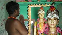 Nellore: కుమార్తెకు గుడి కట్టి పూజించుకుంటున్న తండ్రి | ABP Desam