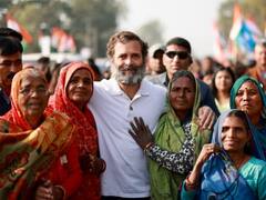 Bharat Jodo Yatra in Pics: भारत जोड़ो यात्रा का मध्य प्रदेश में 10वां दिन, राहुल गांधी के साथ कदमताल करता दिखा कुत्ता