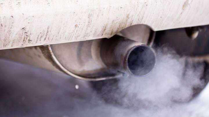 ਅਜਿਹੀ ਸਥਿਤੀ ਵਿੱਚ, ਨਿੱਜੀ ਵਾਹਨਾਂ ਦੀ ਬਜਾਏ ਜਨਤਕ ਆਵਾਜਾਈ ਦੀ ਵਰਤੋਂ ਕਰਨ ਦੀ ਕੋਸ਼ਿਸ਼ ਕਰੋ ਅਤੇ ਪੈਟਰੋਲ ਡੀਜ਼ਲ ਵਾਹਨਾਂ ਦੀ ਬਜਾਏ ਇਲੈਕਟ੍ਰਿਕ ਵਾਹਨਾਂ ਜਾਂ ਸਾਈਕਲਾਂ ਦੀ ਵਰਤੋਂ ਕਰੋ।