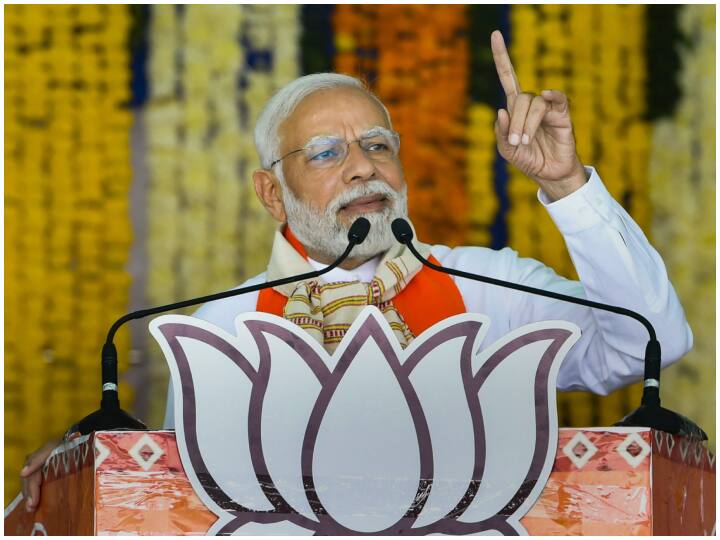 गुजरात में दूसरे चरण के चुनाव के लिए सियासी दलों ने झोंकी ताकत, बनासकांठा-पाटन समेत चार जगहों पर PM मोदी की रैलियां Gujarat Assembly Election PM Modi And Amit Shah Rally Road Show For Second Phase गुजरात में दूसरे चरण के चुनाव के लिए सियासी दलों ने झोंकी ताकत, बनासकांठा-पाटन समेत चार जगहों पर PM मोदी की रैलियां