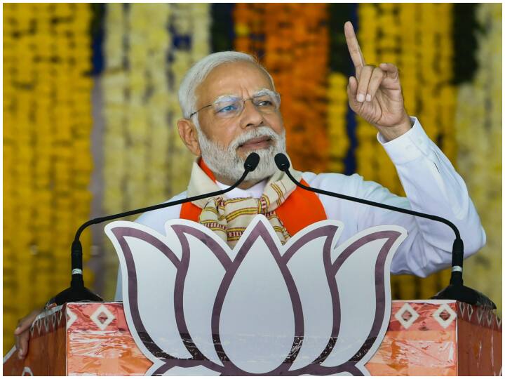 Gujarat Assembly Election PM Modi And Amit Shah Rally Road Show For Second Phase गुजरात में दूसरे चरण के चुनाव के लिए सियासी दलों ने झोंकी ताकत, बनासकांठा-पाटन समेत चार जगहों पर PM मोदी की रैलियां