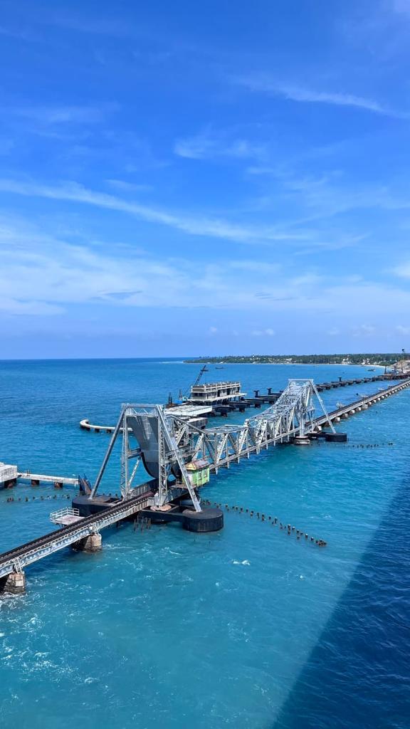 New Pamban Bridge: இந்தியாவின் முதல் வெர்ட்டிகல் லிஃப்ட் பாலம்.. புதுப்பொலிவுடன் தயாராகும் பாம்பன் பாலம்!