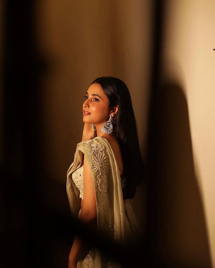 பொன்னம்மா மெல்லம்மா கட்டி கிள்ளேன்மா..