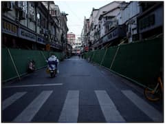 चीन में लॉकडाउन से डिलीवरी कर्मचारियों को हो रही परेशानियां, घर से बाहर रहने को हुए मजबूर, आर्थिक स्थिति भी खराब