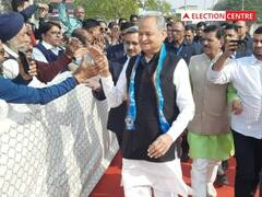 CM गहलोत का PM मोदी पर निशाना, कहा- 'राष्ट्रीय-अंतरराष्ट्रीय मुद्दे छोड़कर गुजरात में कैंप कर रहे हैं'