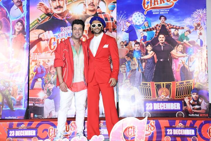 রোহিত শেট্টির সঙ্গে গ্রুপ ছবিতে মজার মুডে দেখা গেল সকলকে।