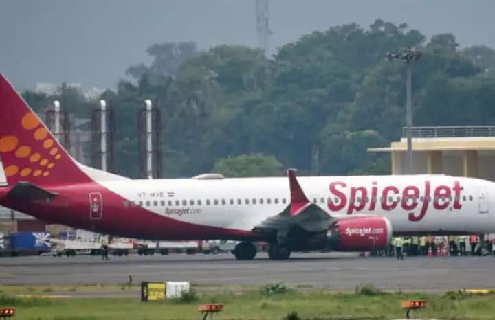 spicejet flight with 197 passengers onboard makes emergency landing at kochi airport SpiceJet Emergency Landing : સ્પાઈટજેટની ફ્લાઈટનું કોચી એરપોર્ટ પર ઈમરજન્સી લેન્ડિંગ, 197 મુસાફરો સવાર હતા