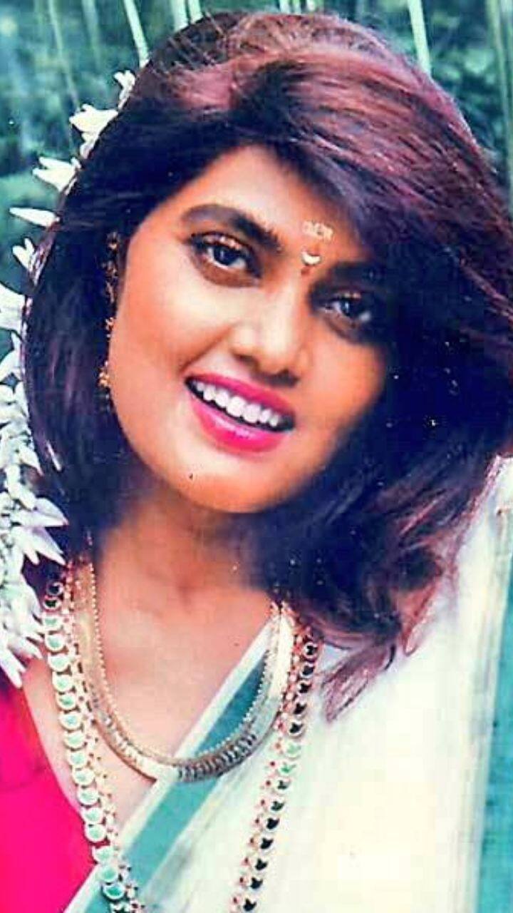 சில்க் , தனது 35ஆவது வயதில் தற்கொலை செய்து கொண்டார்