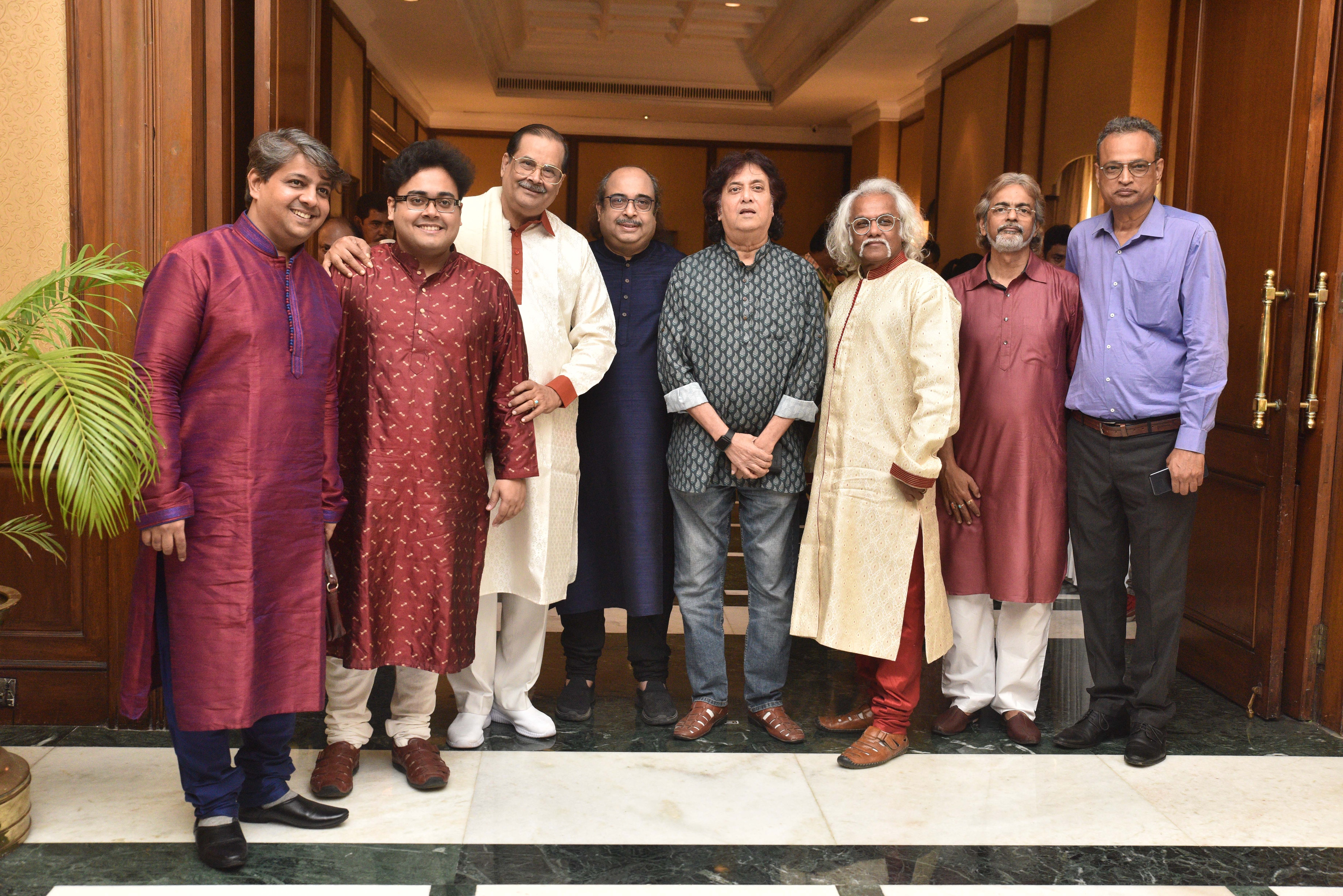 See Pics Maestro Tejendra Narayan Majumdar Organised 'Swara Samrat ...