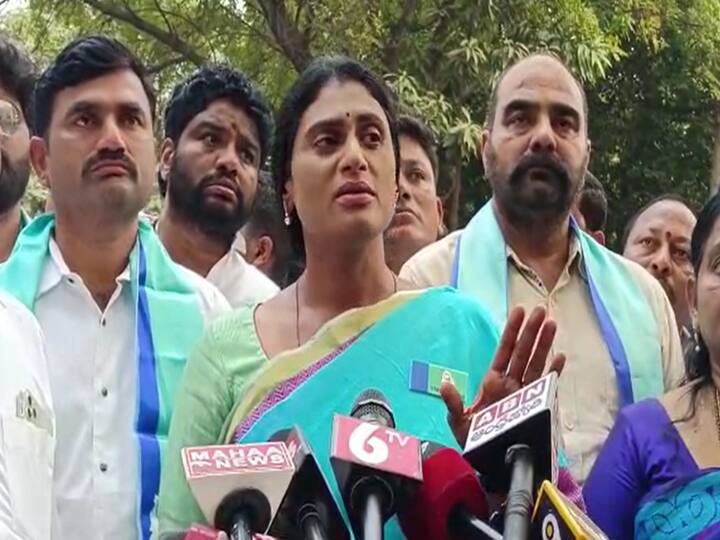 Hyderabad Ysrtp president YS Sharmila says padayatra restarts on December 4th DNN YS Sharmila : నేను తెలంగాణ కోడలిని, కేసీఆర్ ను గద్దె దించే వరకు నా పోరాటం ఆగదు - వైఎస్ షర్మిల