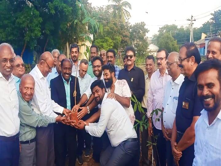 Madurai:3 thousand saplings at 62 cents place; Mini Miyawaki in Madurai TNN 62 சென்ட் இடத்தில் 3 ஆயிரம் மரக்கன்றுகள் - மதுரையில் மினி மியாவாக்கி..!