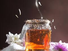 Health Tips: मधाचे सेवन करा, कोलेस्ट्रॉल आणि साखरेपासून सुटका मिळेल..