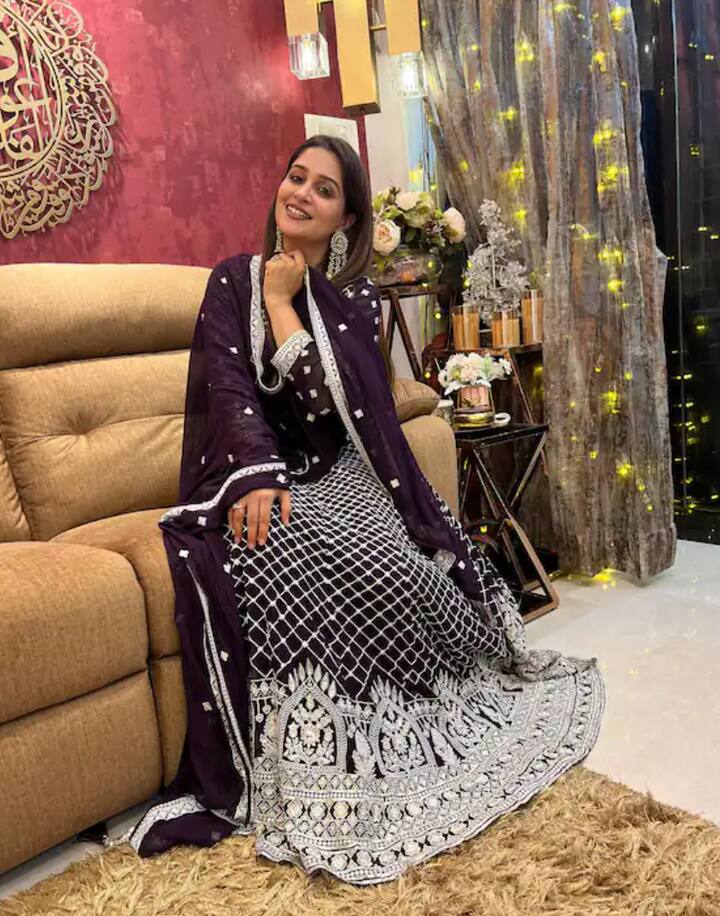 ਸ਼ੋਏਬ ਇਬਰਾਹਿਮ ਦੇ ਪਿਆਰ 'ਚ ਦੀਪਿਕਾ ਨੇ ਕਿਸੇ ਵੀ ਧਰਮ ਨੂੰ ਵਿਚਾਲੇ ਨਹੀਂ ਆਉਣ ਦਿੱਤਾ ਅਤੇ ਆਪਣੀ ਵਿਆਹੁਤਾ ਜ਼ਿੰਦਗੀ ਨੂੰ ਖੁਸ਼ੀ ਨਾਲ ਬਤੀਤ ਕਰਨ ਦਾ ਫੈਸਲਾ ਕੀਤਾ।