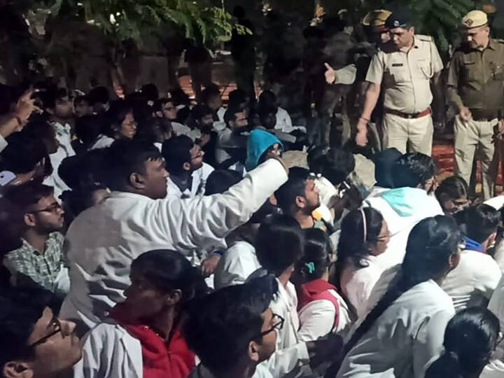 Haryana News Resident doctors of PGIMS call off strike after CM Manohar Lal Khattar assures change in bond policy Haryana: सीएम के आश्वासन पर PGIMS के रेजिडेंट डॉक्टरों ने खत्म की हड़ताल, MBBS छात्र जारी रखेंगे आंदोलन