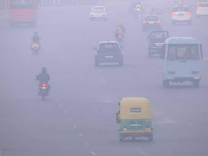 Delhi NCR Weather and Pollution Update AQI Recorded in Severe Category Temperature Will Reach 7 Degree in Delhi Soon Delhi-NCR Weather and Pollution Update: दिल्ली-NCR में जहरीली हवा से घुट रहा दम! गंभीर श्रेणी में AQI, तापमान में आई गिरावट