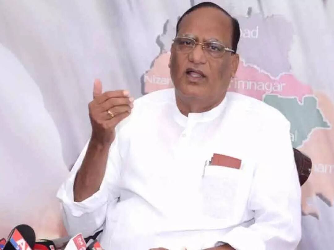 Nalgonda: ఏడాదిగా సమైఖ్యవాదుల కుట్ర, కేసీఆర్ను అడ్డు తొలగించాలని పన్నాగాలు - గుత్తా సంచలన వ్యాఖ్యలు Gutha Sukender Reddy accuses YS Shamila as adopted person by BJP Nalgonda: ఏడాదిగా సమైఖ్యవాదుల కుట్ర, కేసీఆర్ను అడ్డు తొలగించాలని పన్నాగాలు - గుత్తా సంచలన వ్యాఖ్యలు