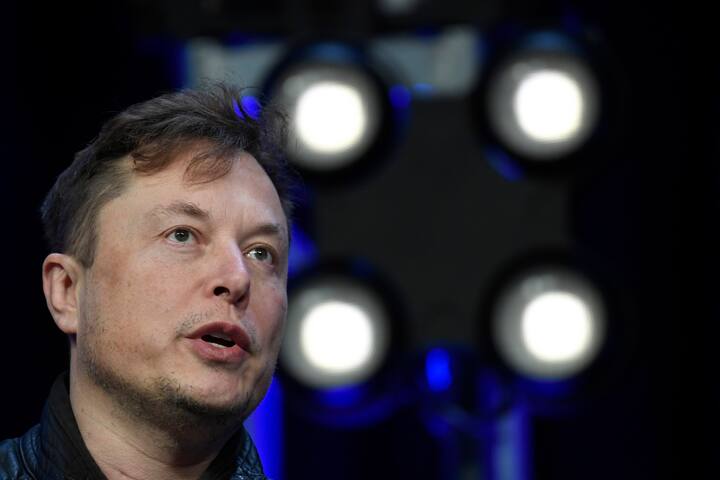 Elon Musk News: পিছু ছাড়ছে না বিতর্ক। এবার ব্রেন চিপের পরীক্ষা ঘিরে আবার শিরোনামে এলন মাস্ক।