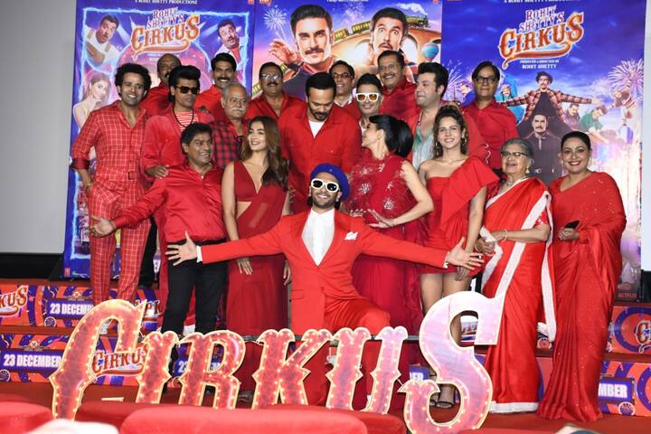 ছবিতে দ্বৈত চরিত্রে অভিনয় করছেন রণবীর সিংহ। দুই নায়িকার চরিত্রে দেখা মিলবে জ্যাকলিন ফার্নান্ডেজ ও পূজা হেগড়েকে।