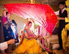 Divyanka Tripathi -Vivek Dahiya: तोहफे में लिखी कविता ने जोड़ा दिव्यांका त्रिपाठी और विवेक दहिया का दिल, देखें इनकी वेडिंग एल्बम