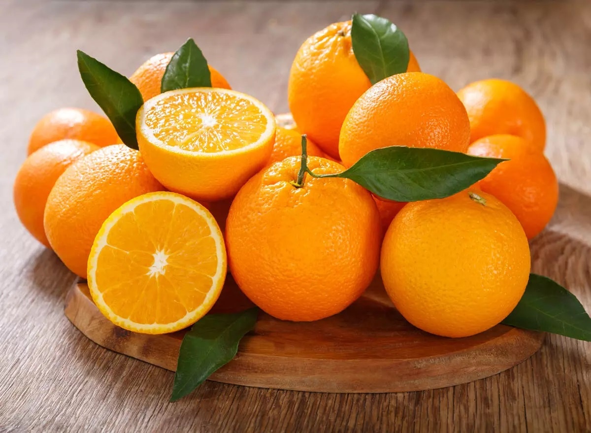 santra khava na fayda to know orange health benefits | Orange Benefits: રોજ એક માત્ર સંતરૂં ખાવાથી થાય છે આટલા ફાયદા, આજે જ કરો રૂટીનમાં સામેલ