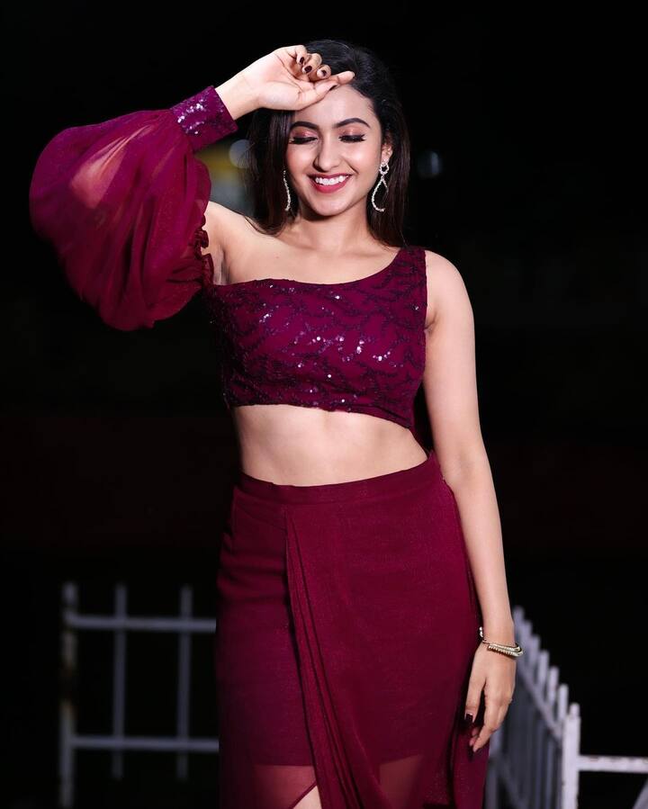 ఇటీవల సినిమాల్లోనూ అవకాశాలు.Photo Credit@Deepika Pilli/instagram